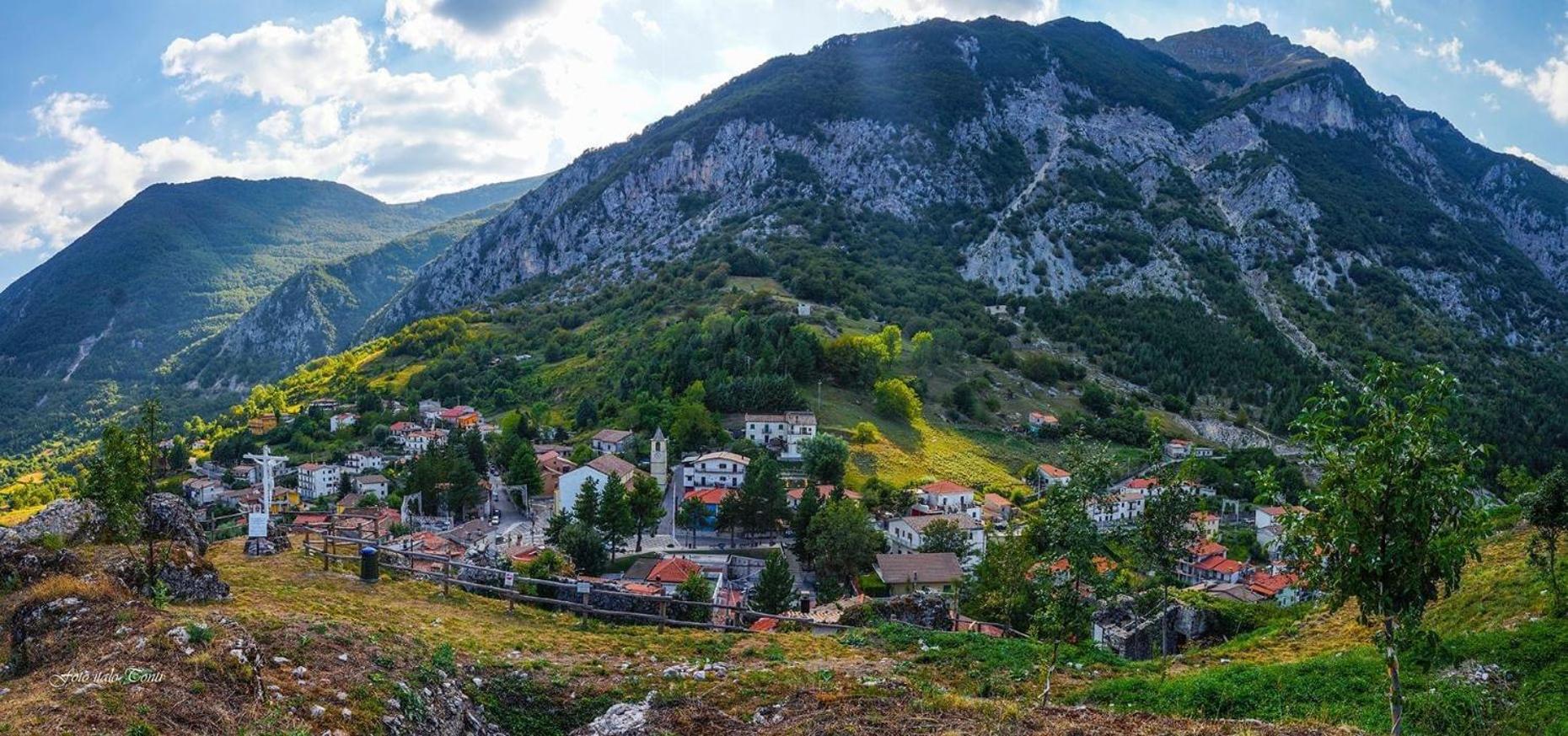Mariella Vernile Civitella Roveto Esterno foto